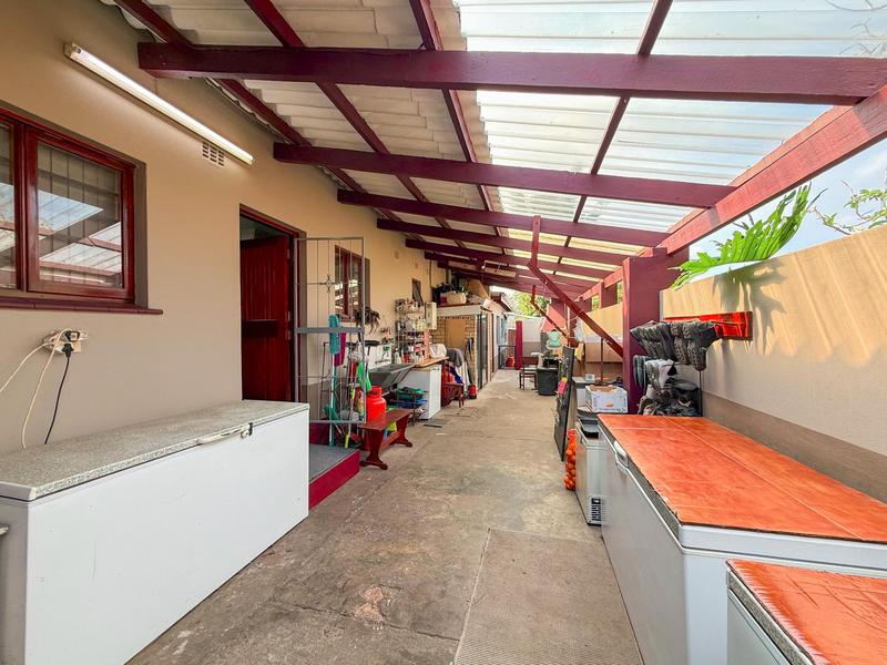 6 Bedroom Property for Sale in Denneoord Western Cape